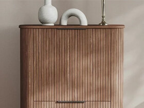 Møbler med riller eller rillede lameller